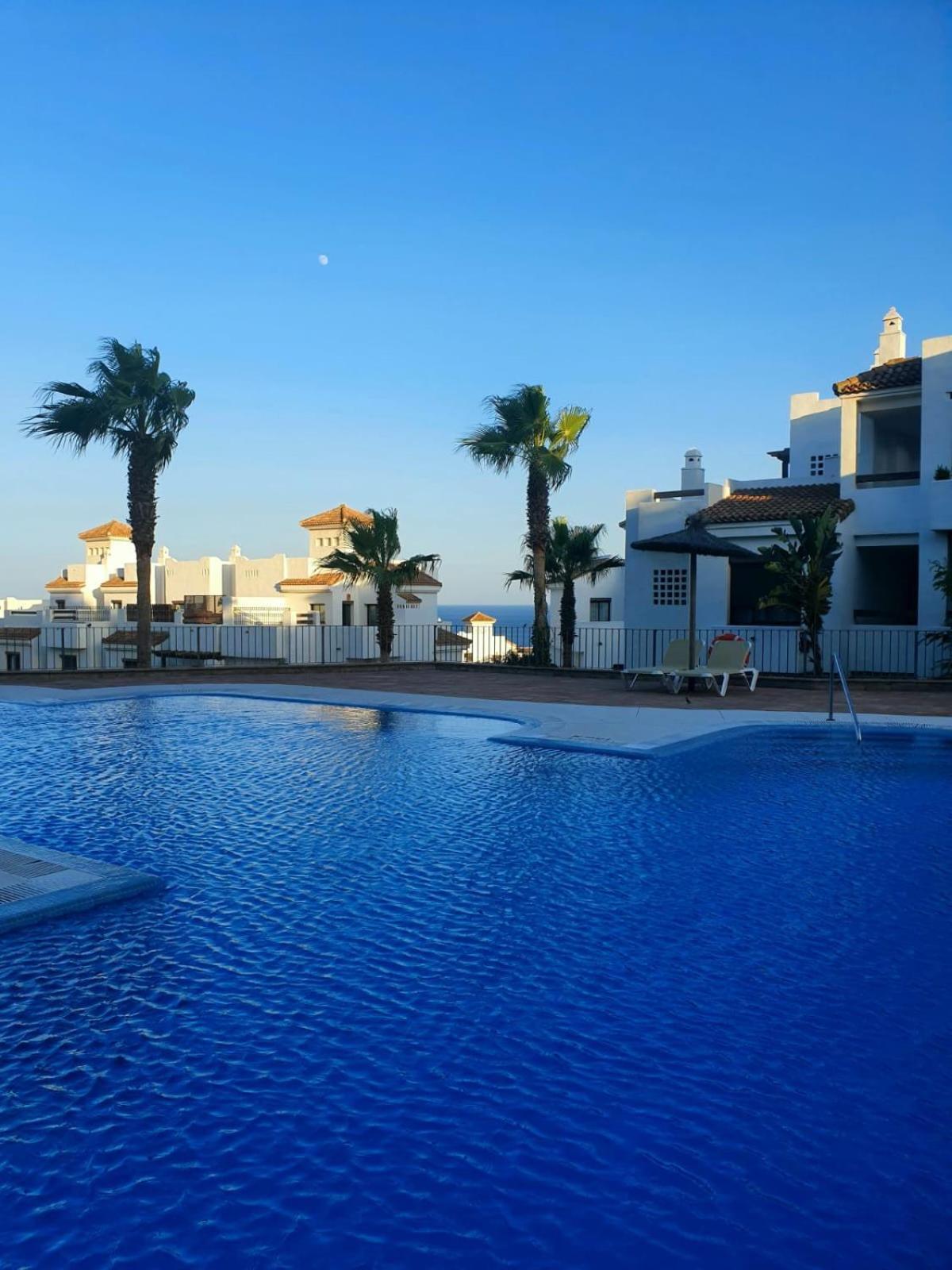 2305 - Luxury With Sea View And Pools *